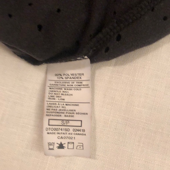 Sleeveless black top. - Picture 5 of 5